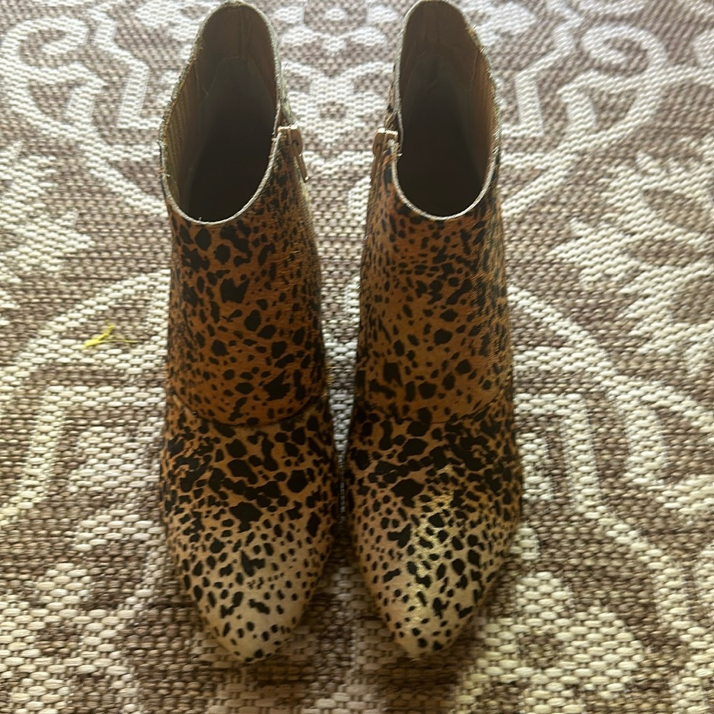 EUC Anthropologie Matisse Nugent Ponyhair Bootie sz 8